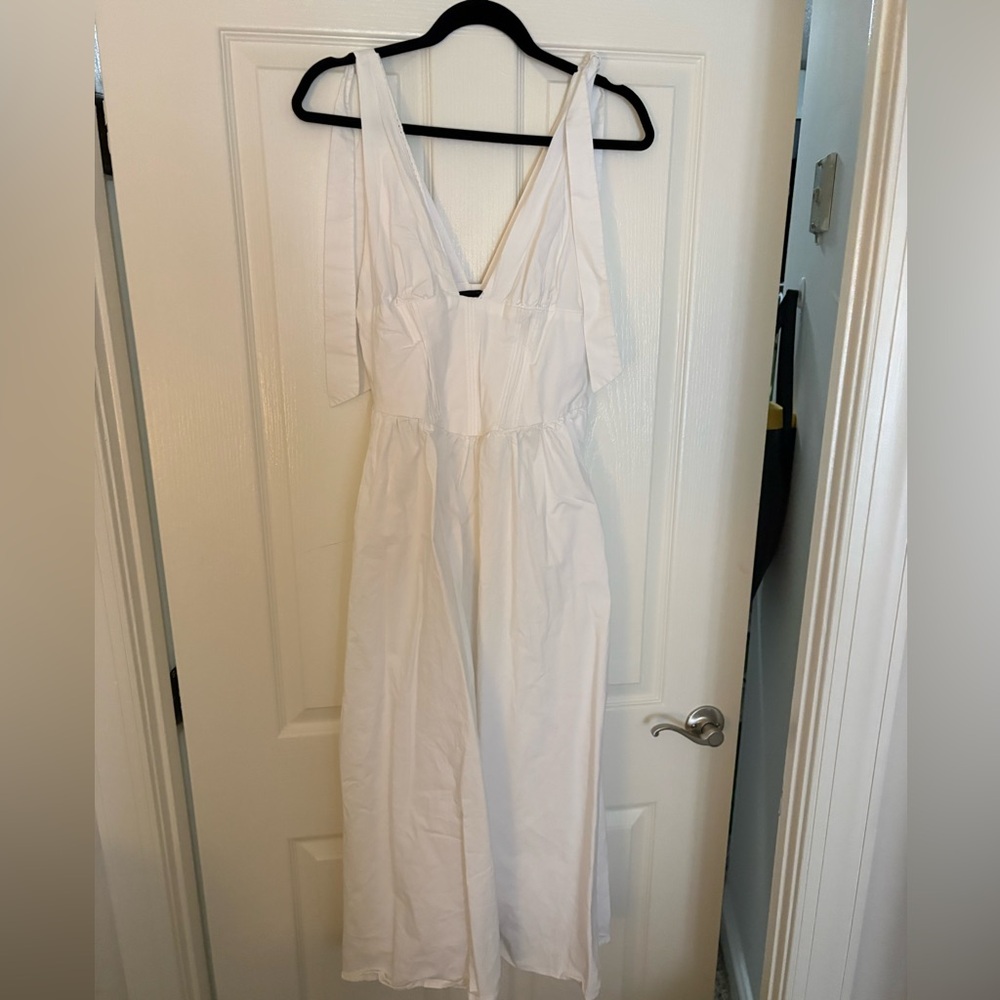 Zara White plunge midi dress (M)